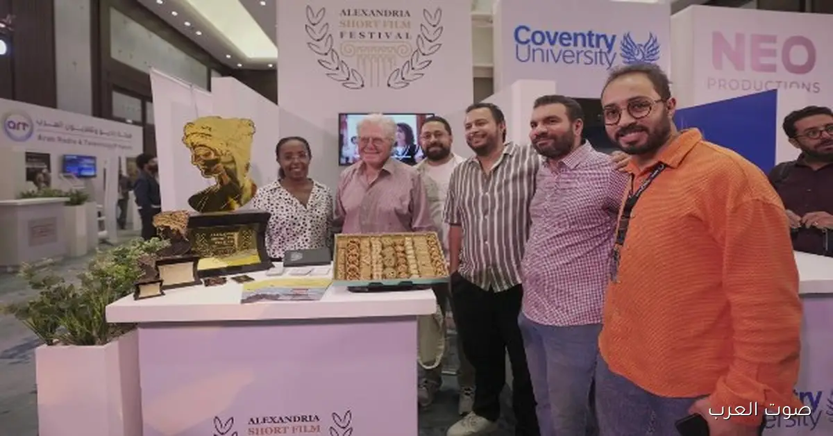 افتتاح جناح مهرجان الإسكندرية للفيلم القصير في القاهرة السينمائي بحضور حسين فهمي ويسري نصر الله