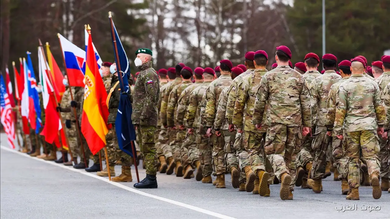 الأمين العام لحلف الناتو يثني على جاهزية القيادة المشتركة خلال زيارته لقائدها الجديد في هولندا