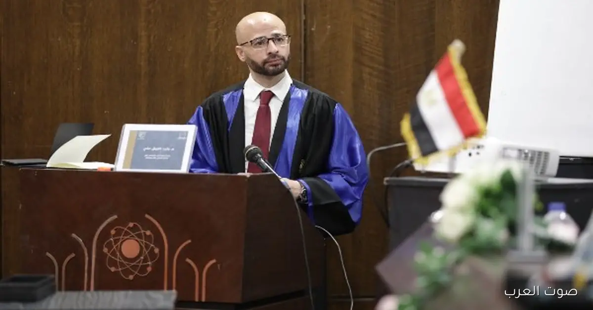 الإعلامي وليد فاروق يحقق حلمه ويحصل على دكتوراه في الفنون التطبيقية