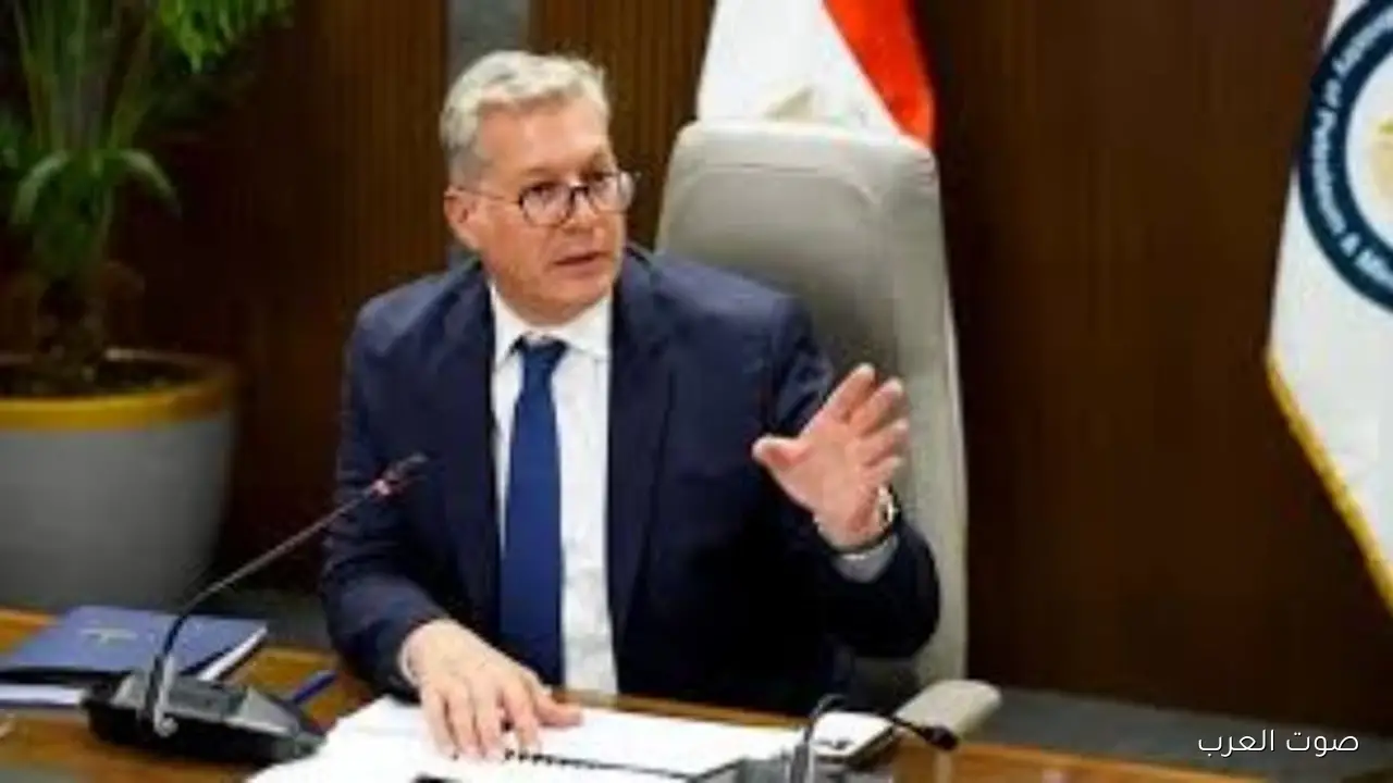 البترول: تطبيق الحد الأدنى للأجور على عمال المقاول وصرف مستحقاتهم كاملة