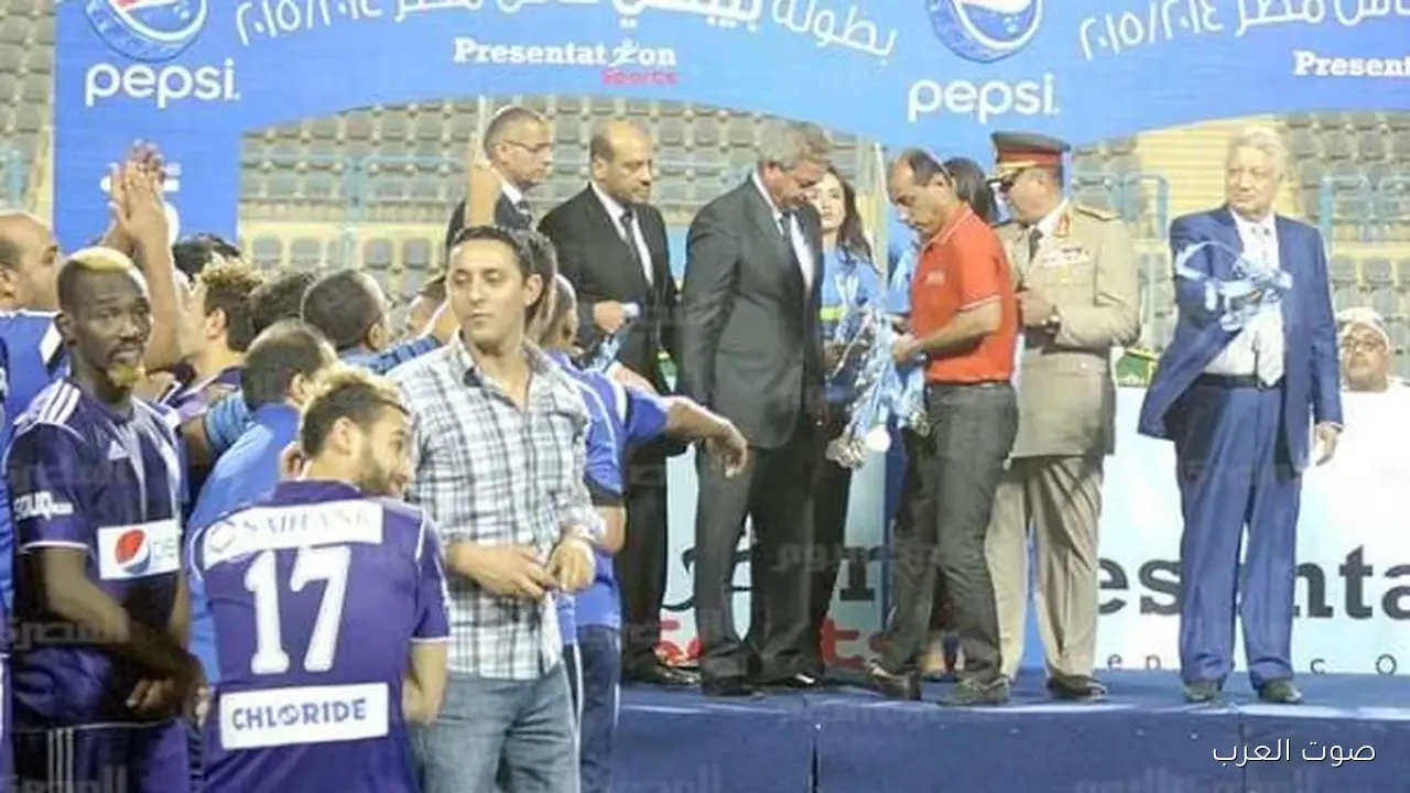 التاريخ بيتكرر| أزمة بين مرتضي منصور ونجم الأهلي على المنصة الشهيرة