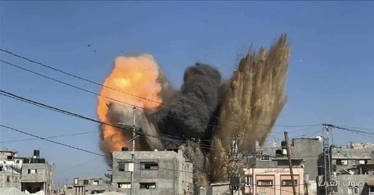 الجيش الإسرائيلي يعلن إنه قصف قيادي في حماس في غارة جوية على غزة