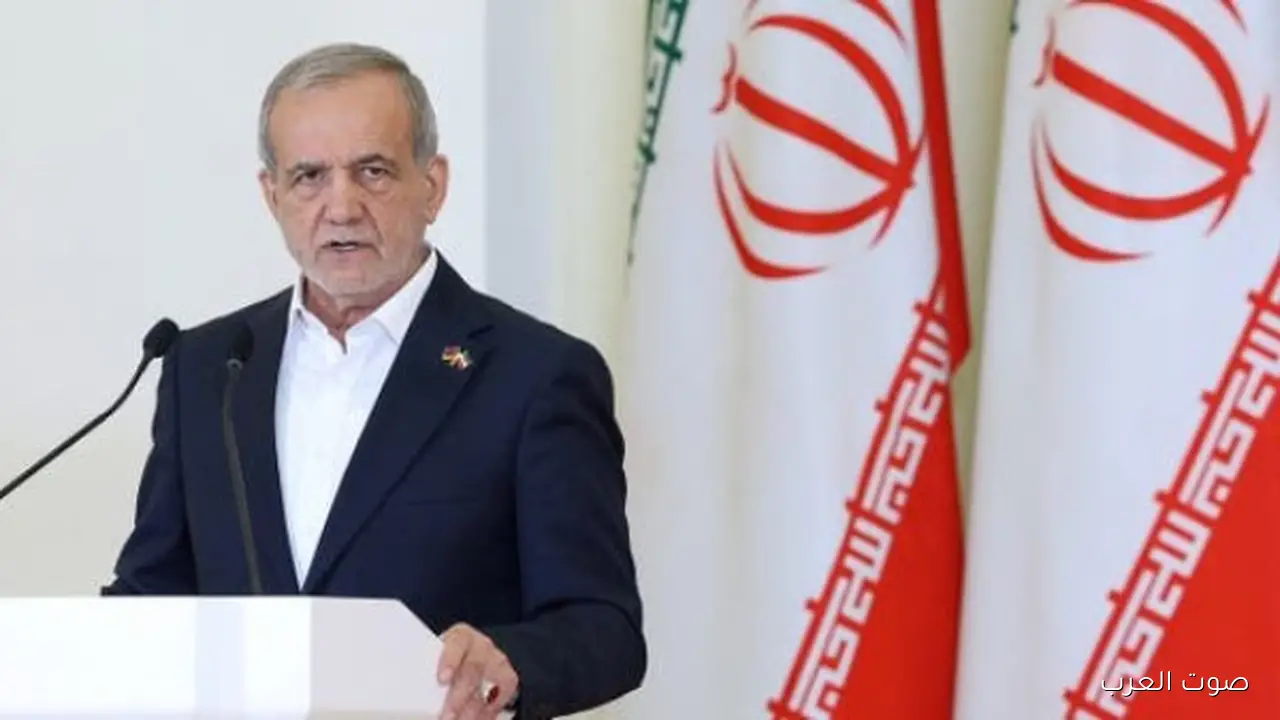 الرئيس الإيراني يطلب فتح تحقيق بعد حادثة رجل أشعل النار في نفسه