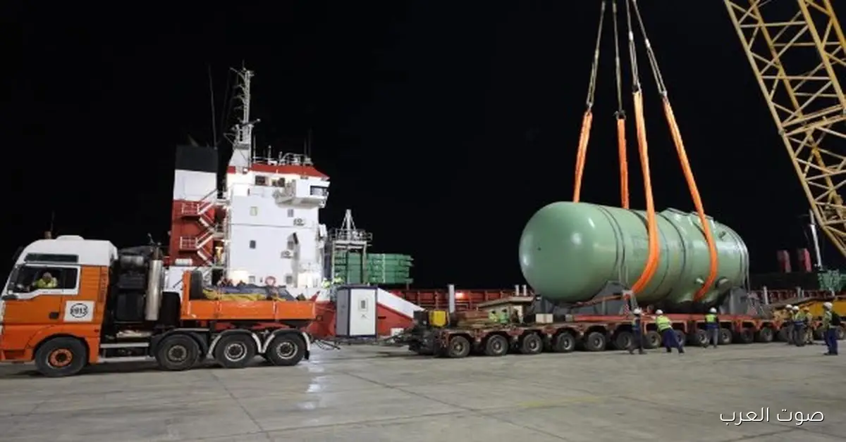 الرئيس السيسي وبوتين بيتابعوا تركيب وعاء ضغط المفاعل النووي اللي وزنه 330 طن النهاردة