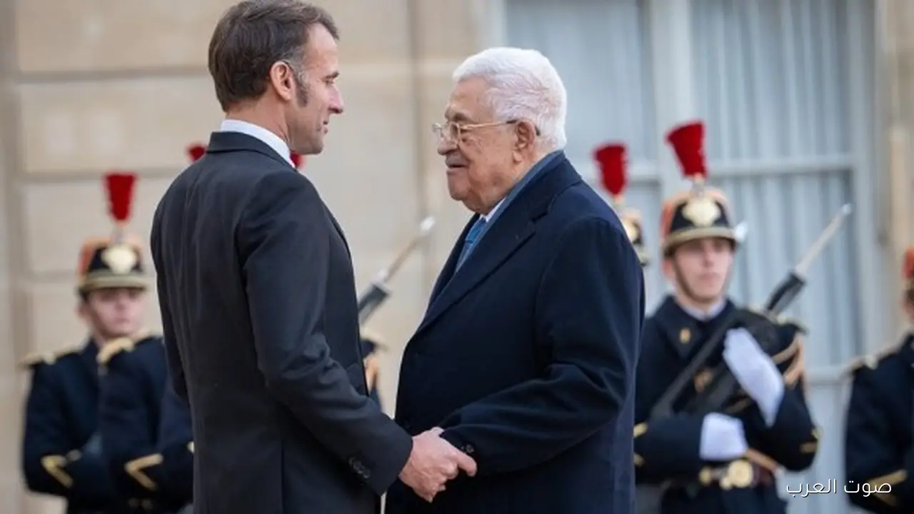 الرئيس الفلسطيني والرئيس الفرنسي يتناقشوا في باريس عن خطوات إقامة الدولة الفلسطينية