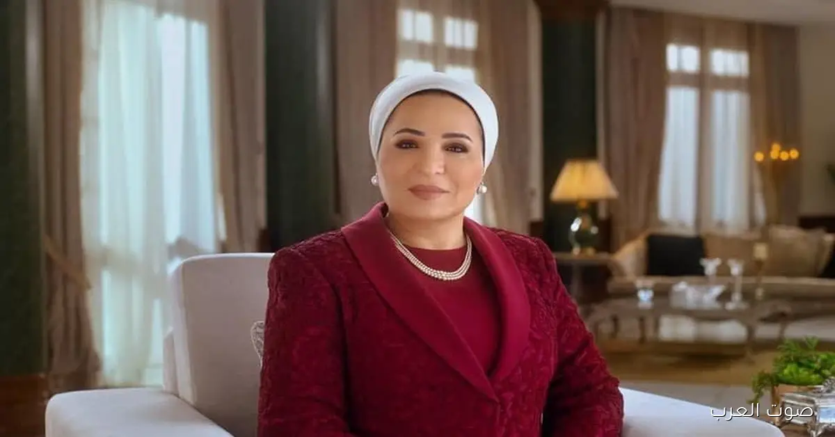 السيدة انتصار السيسي صوتت في انتخابات مجلس النواب | فيديو