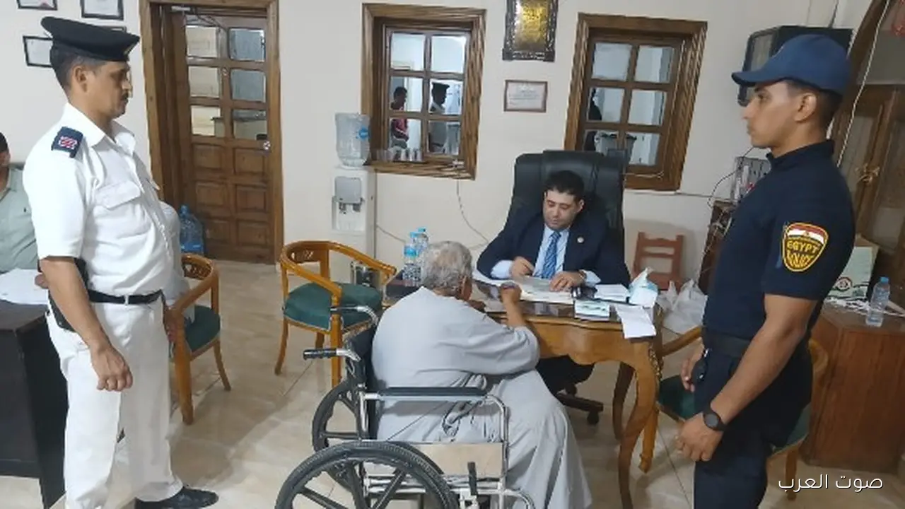 القضاء ورجال الشرطة: دور إنساني في لجان الانتخابات بالغردقة