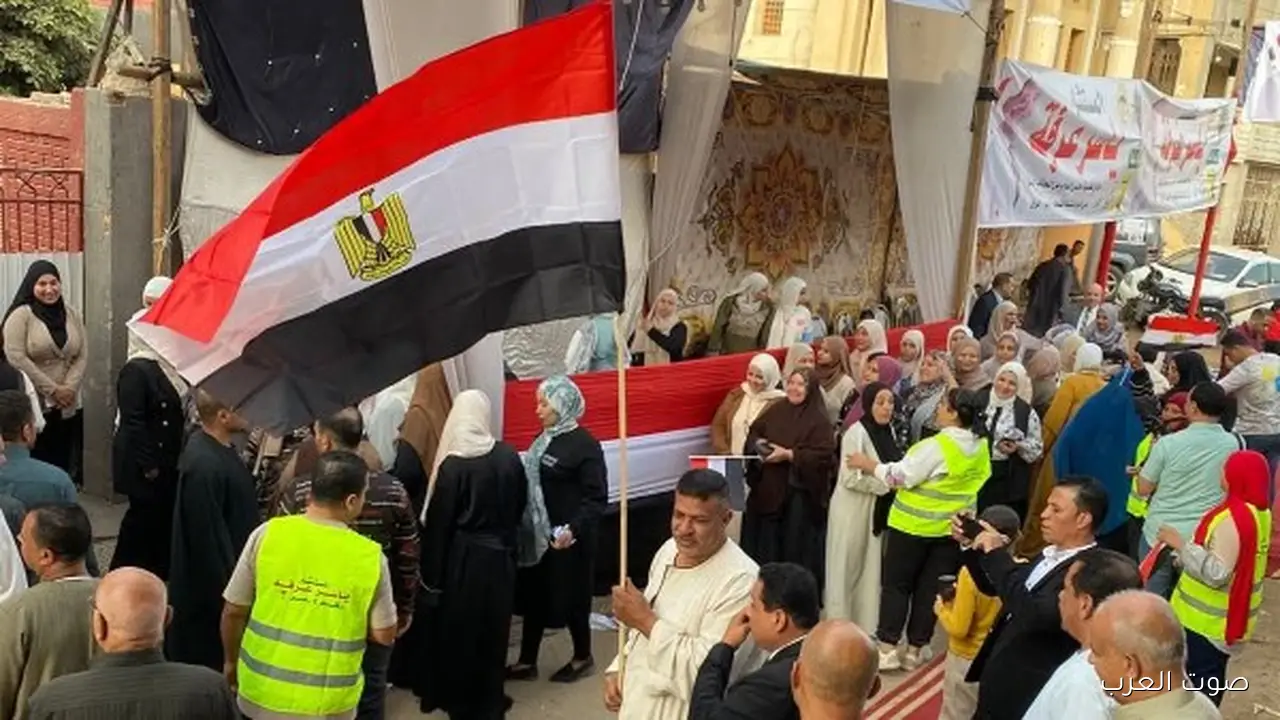 الناخبين بدأوا يتوافدوا على مراكز الاقتراع في منشأة القناطر للإدلاء بأصواتهم