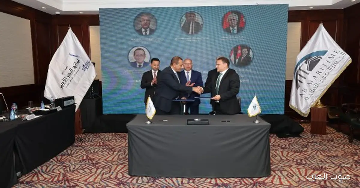 النقل: توقيع اتفاق لإنشاء وتشغيل ورشة لبناء وصيانة السفن في ميناء سفاجا