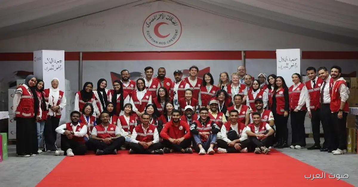 الهلال الأحمر يستقبل وفد من خريجي سفينة شباب العالم من 30 دولة لتقديم المساعدات لغزة