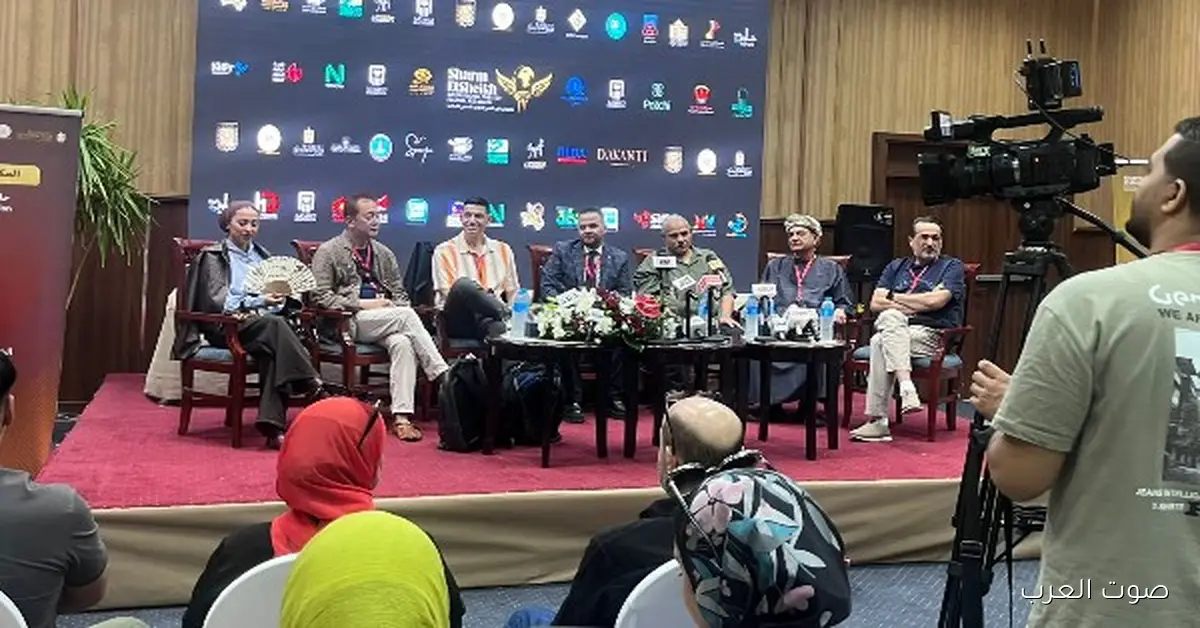 بدء المائدة المستديرة لمكرمي مهرجان شرم الشيخ الدولي للمسرح بحضور مازن الغرباوي