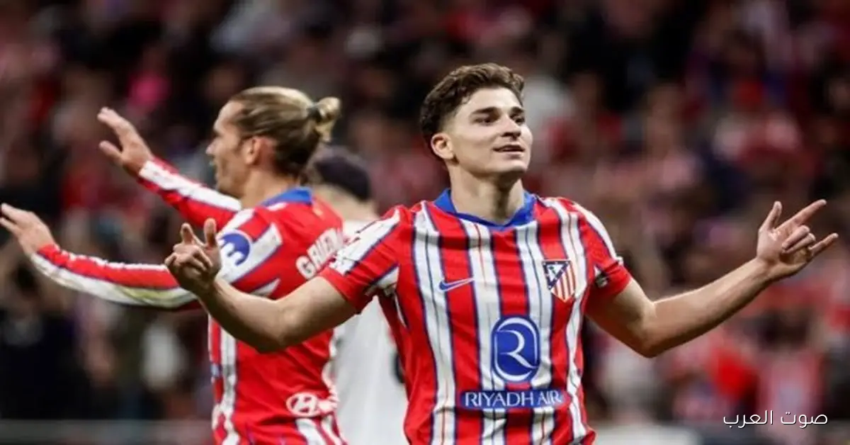 برشلونة عايز يجيب جوليان ألفاريز علشان يعوض ليفاندوفسكي في سوق الانتقالات الصيفية 2026