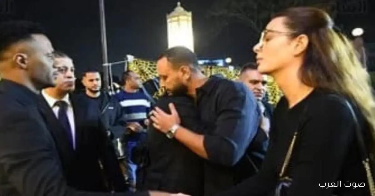 بعد شائعات الانفصال.. هنادي مهنا مع جوزها أحمد خالد صالح في عزاء والد محمد رمضان