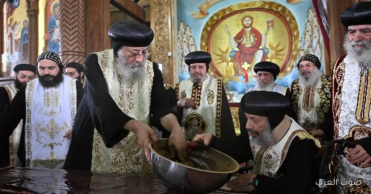 تطيب رفات القديس أثناسيوس الرسولي بيد البابا والمطارنة والأساقفة