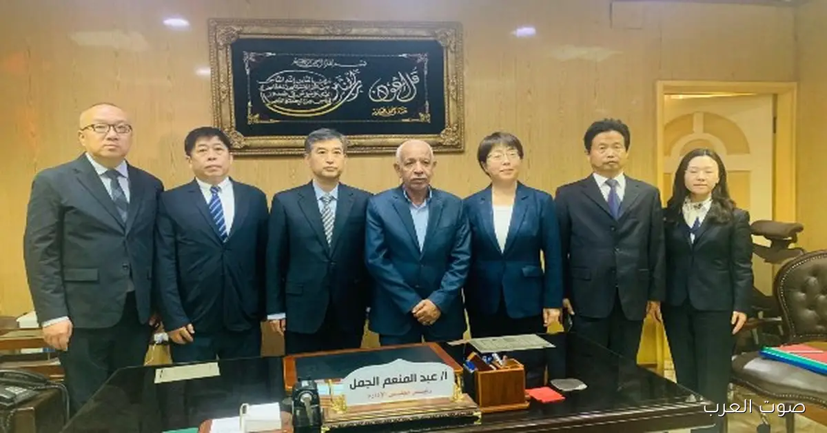 تعليم أكاديمي قوي.. وفد من عمال بلدية بكين يزور المؤسسة الاجتماعية العمالية