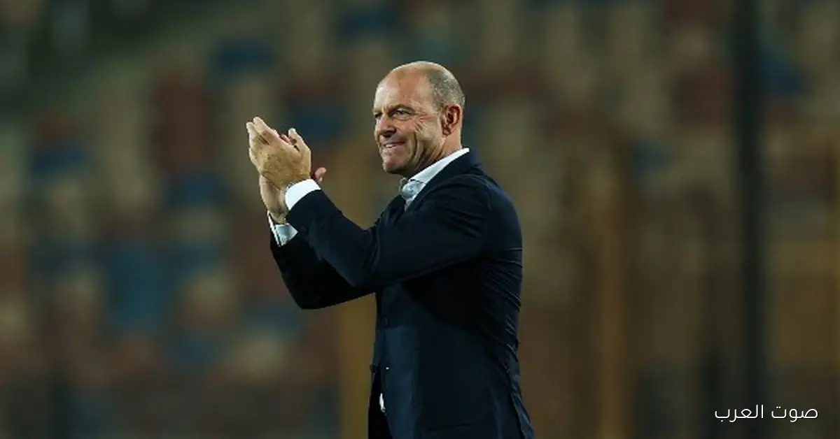 جلسة تحضيرية لتوروب مع لاعبي الأهلي قبل مواجهة الجيش الملكي