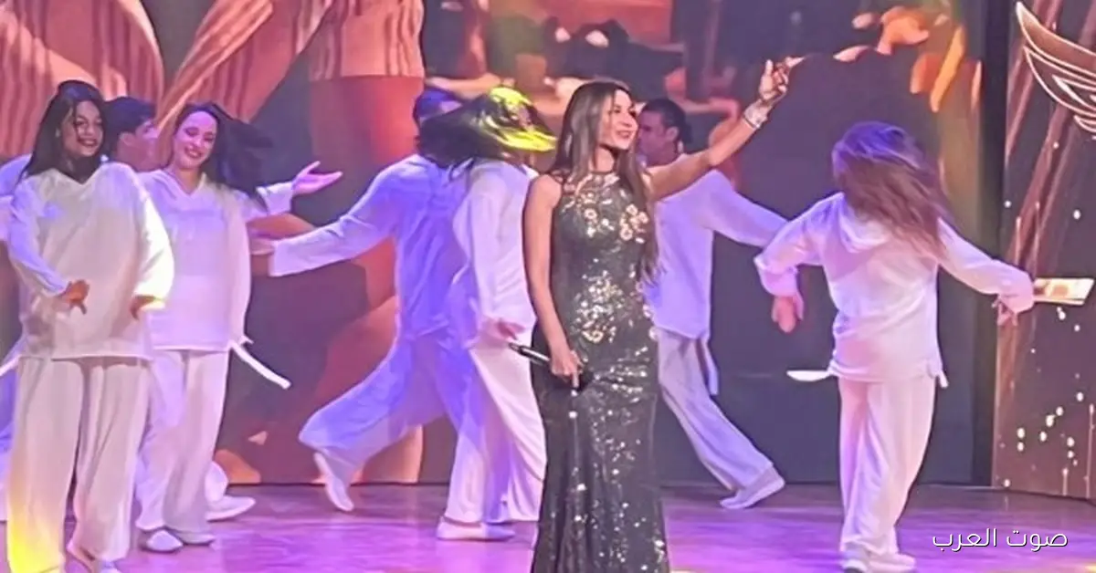 جنات تفتتح الدورة العاشرة لمهرجان شرم الشيخ للمسرح بأغنية جديدة