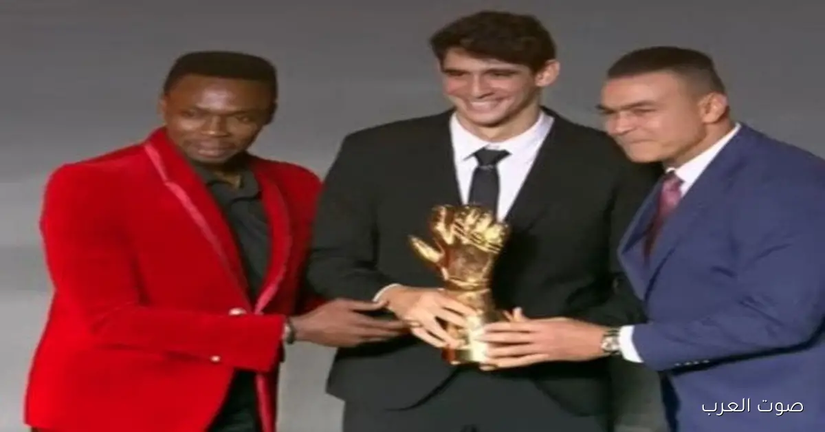 جوائز الكاف: ياسين بونو أفضل حارس في إفريقيا لسنة 2025