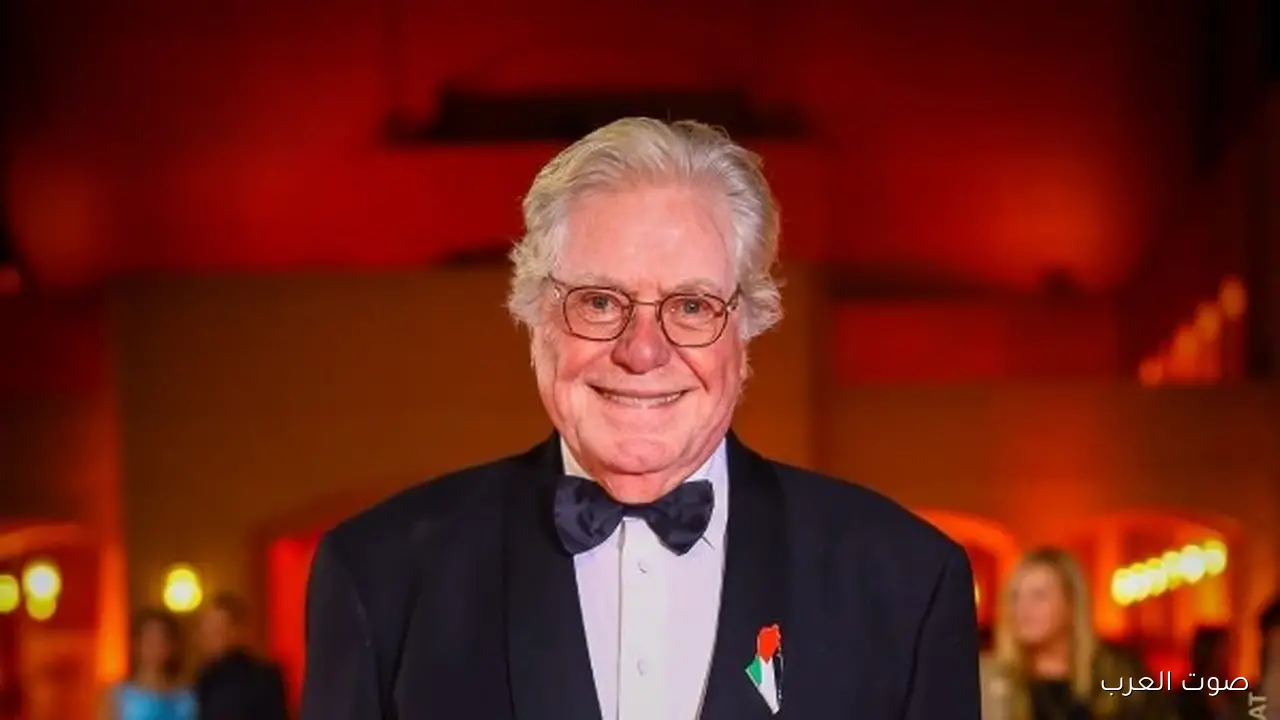 حسين فهمي يطلق خطة لترميم الأفلام المصرية وحفظ التراث السينمائي زي قصر الشوق والسكرية