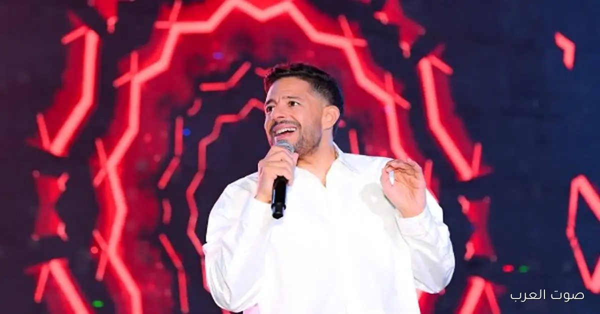 «حماقي» يتألق في حفل مميز بالإسكندرية بهتافات جماهيرية ولوك كاجوال