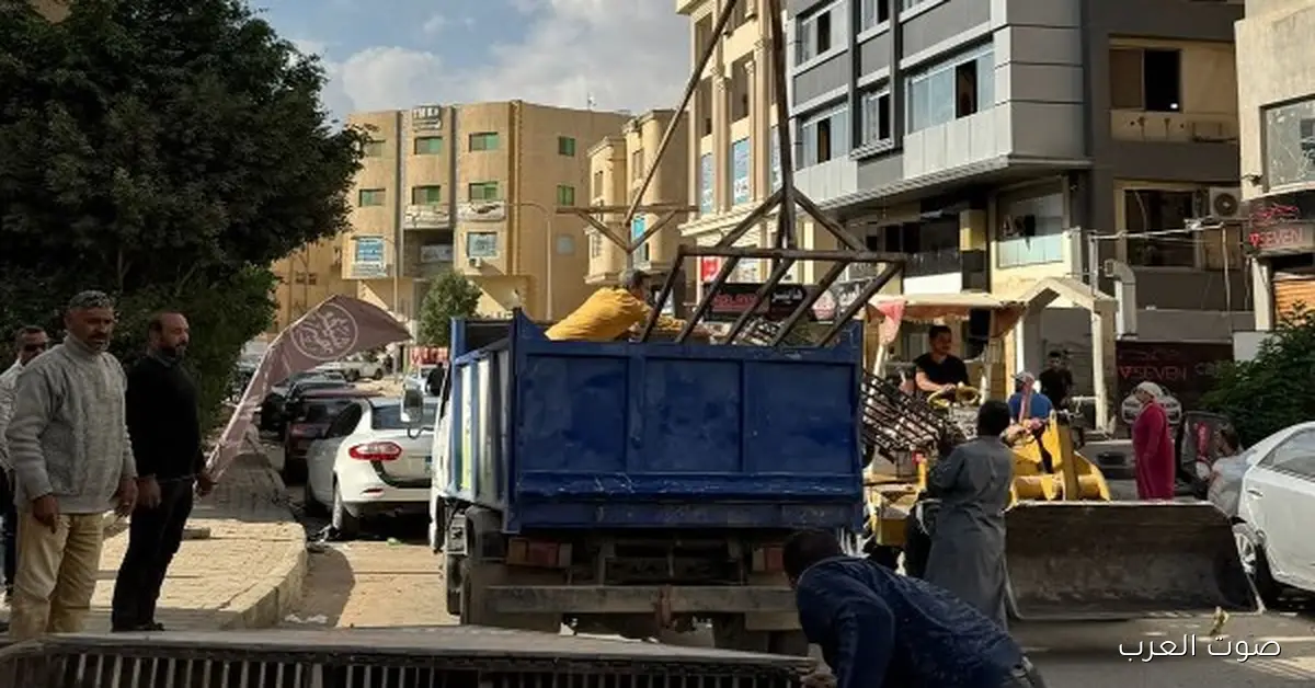 حملة كبيرة لرفع الإشغالات في الحي الأول ببدر