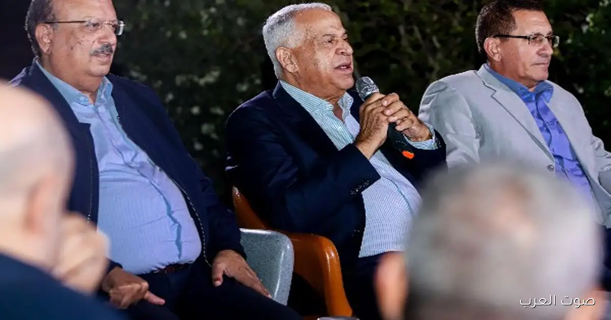 رئيس سموحة يزور النادي ويسمع شكاوى الأعضاء