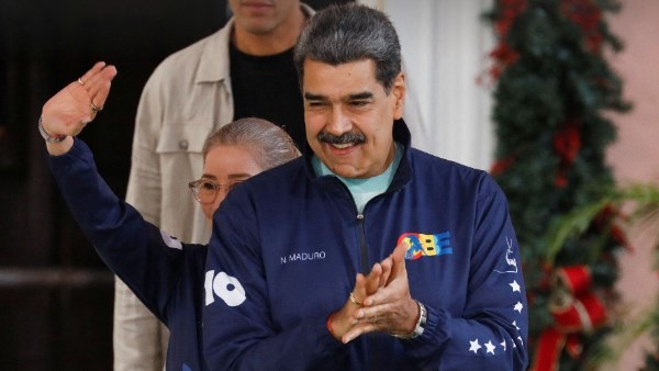 رئيس فنزويلا يطلب من الطلاب الأمريكان يساعدوه