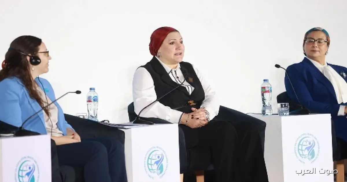 رئيسة المجلس القومي للطفولة والأمومة تشارك في حوار عن دعم الدولة المصرية لاتحادات الطلاب