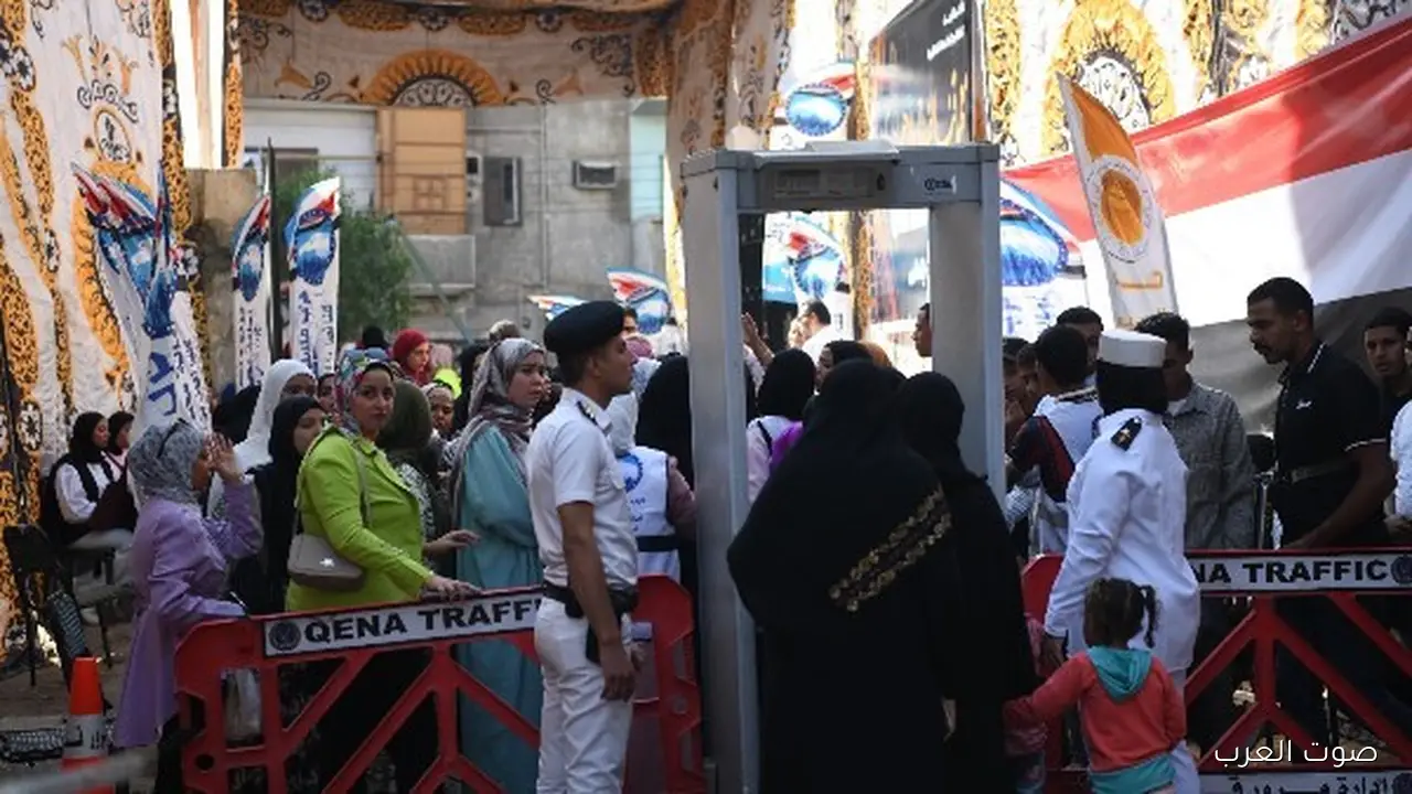 زحمة في اليوم التاني لانتخابات النواب في لجان مركز الوقف بقنا