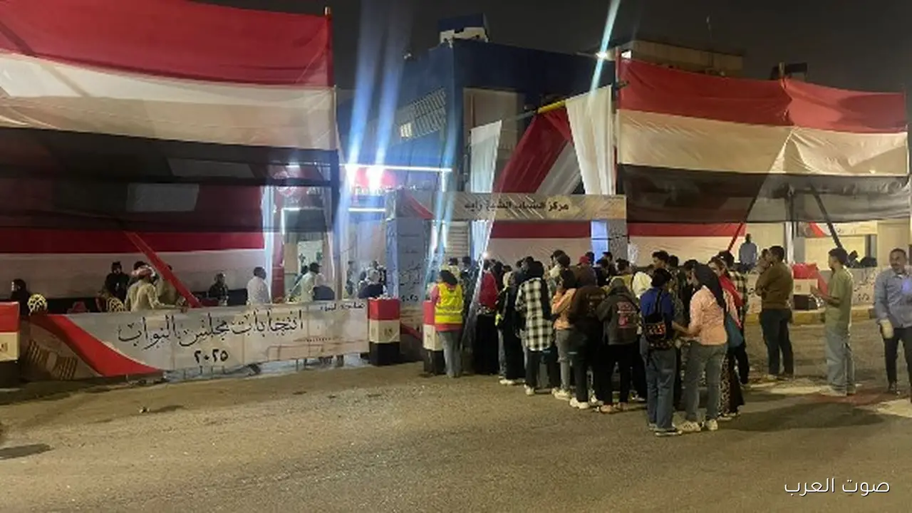 زحمة كبيرة للسيدات في مركز شباب الشيخ زايد عشان يدلوا بأصواتهم قبل ما التصويت يخلص