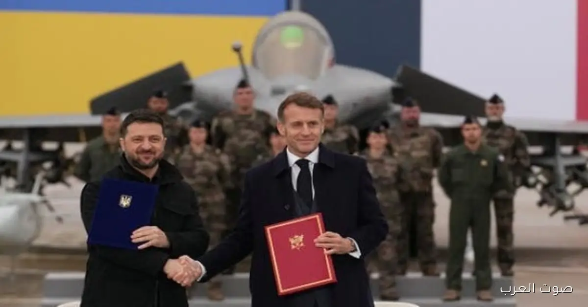 زيلينسكي يوقع مع فرنسا على صفقة لشراء 100 طائرة رافال