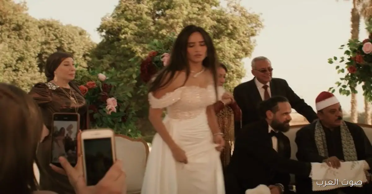 زينة بتحتفل بعروستين في نفس الوقت في مسلسل ورد وشوكولاته