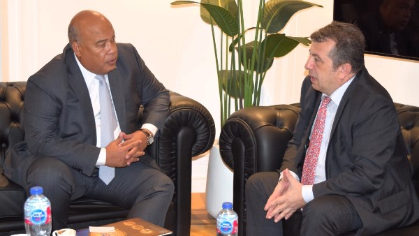 سفير أرمينيا يزور غرفة القاهرة عشان يبحث فرص جديدة للتعاون التجاري والاستثماري