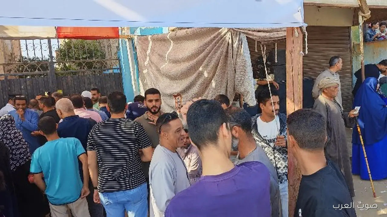 شوف.. الناس مستمرة في التوافد على لجان الاقتراع في منشأة القناطر