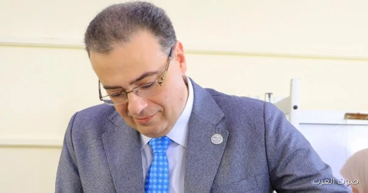 صوت كل مصري أمانة.. رئيس المركزي للتنظيم والإدارة يدلي بصوته في انتخابات النواب