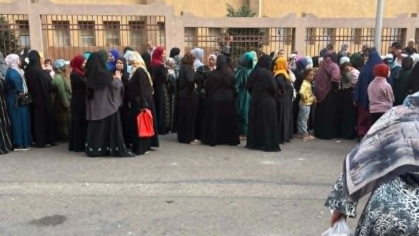 طوابير الصبح.. الستات بتصوت في اليوم الثاني من انتخابات النواب