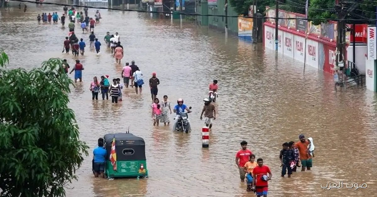 فيضانات قوية في سريلانكا تقتل 200 شخص وتخلي الحكومة تعلن حالة الطوارئ