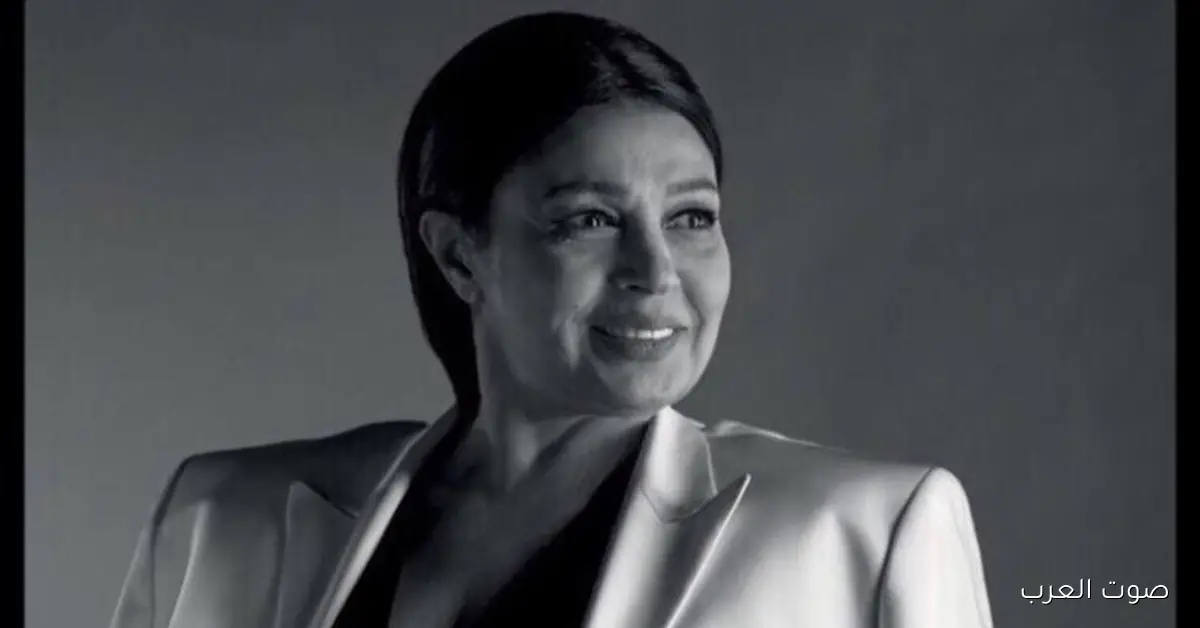 فيفي عبده بتطلب الدعاء لتامر حسني