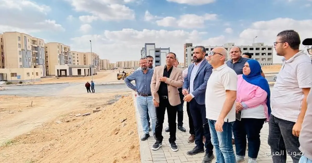 قيادات هيئة المجتمعات العمرانية بتتابع مشروعات الإسكان الأخضر في العبور الجديدة