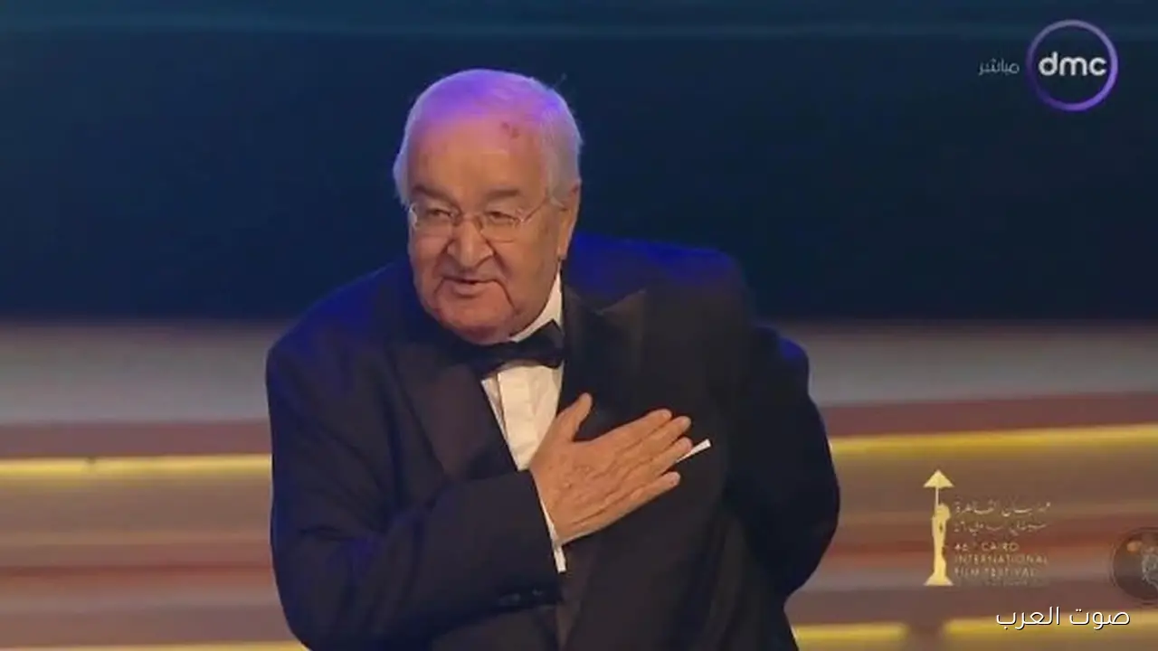 كريم عبد العزيز: تعلمت كل حاجة من والدي بعد تكريمه في مهرجان القاهرة السينمائي