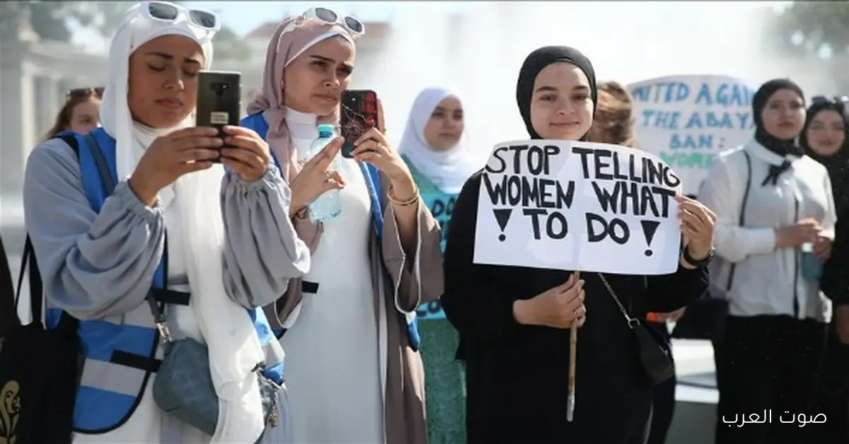 كيبيك تمنع الصلاة في الأماكن العامة بقانون علمانية جديد مثير للجدل