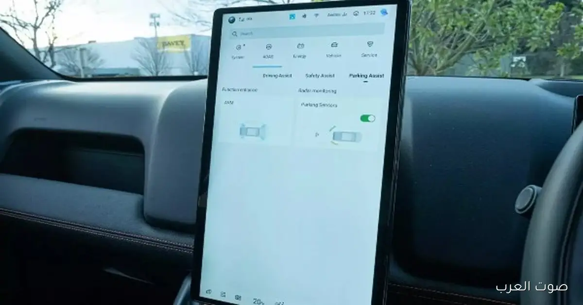 ليه BYD عايزة تبعد عن الشاشات الدوارة في عربياتها الجديدة؟