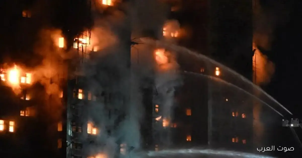 مأساة في هونغ كونغ.. 36 قتيل واعتقال 3 مشتبه بهم بعد حريق ضخم في عمارة سكنية