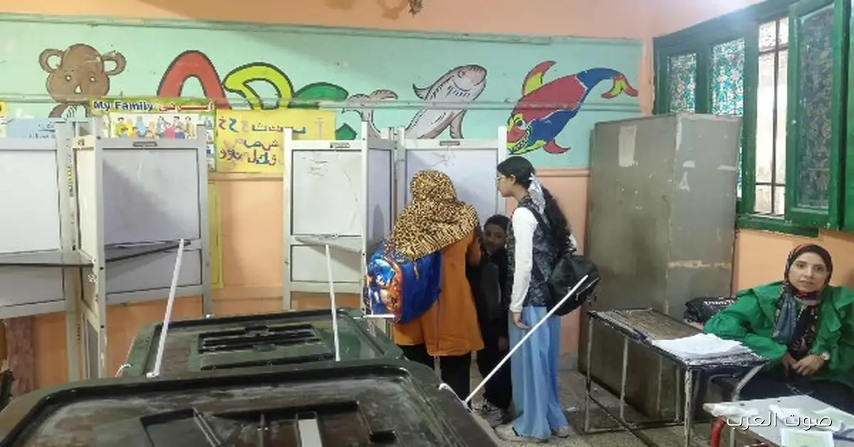 ماما تاخد عيالها معاه عشان يصوتوا في انتخابات السيدة زينب