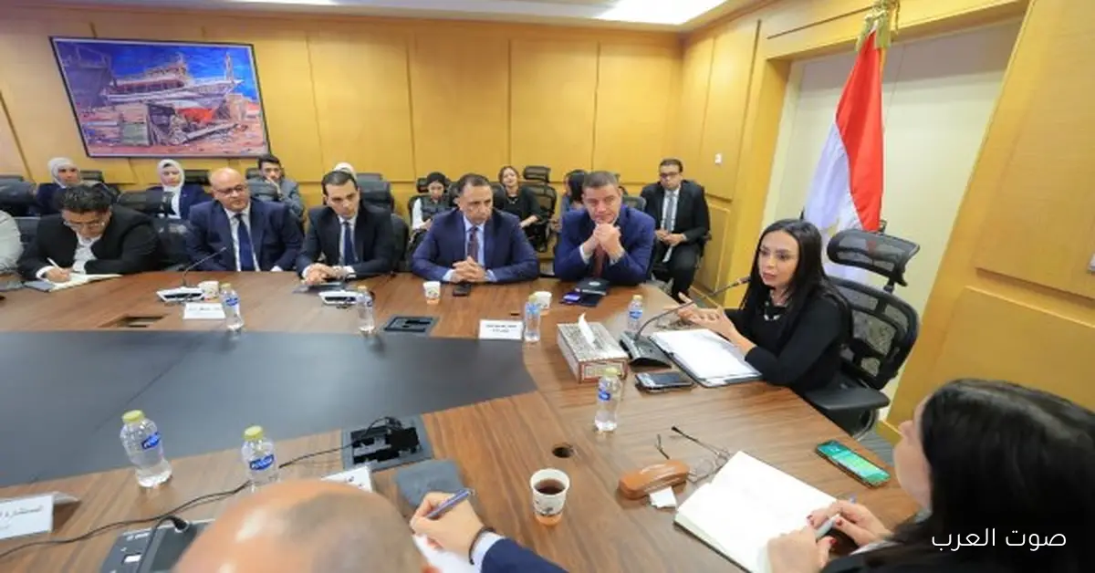 مايا مرسي تلتقي بفريق صندوق دعم مشروعات الجمعيات الأهلية وتقدر مجهوداتهم