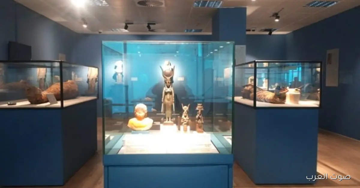 متحف مطار القاهرة يعمل معرض لنسخ من آثار توت عنخ آمون