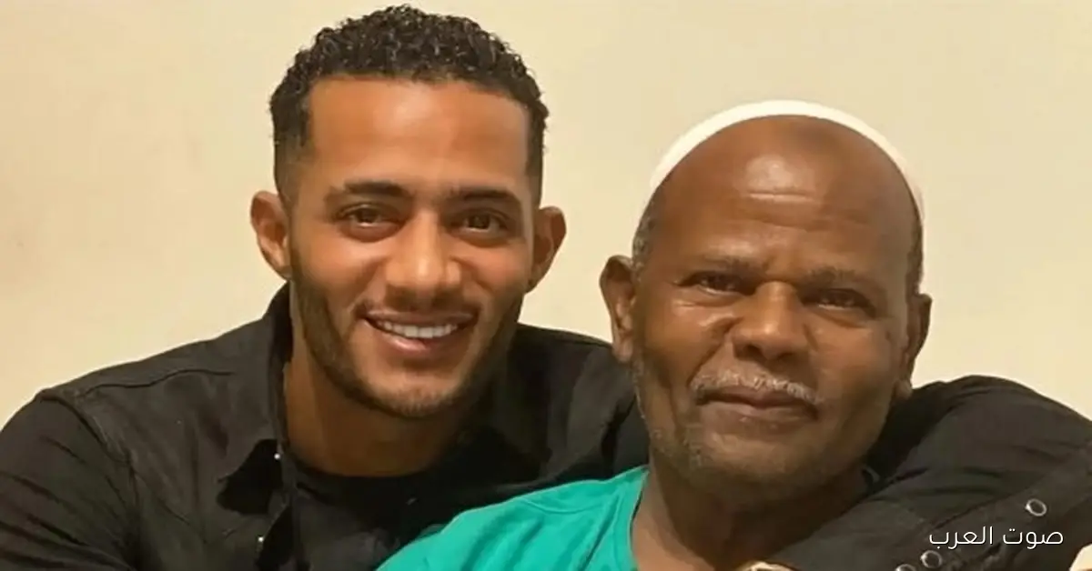 محمد إمام يعزي محمد رمضان في وفاة والده