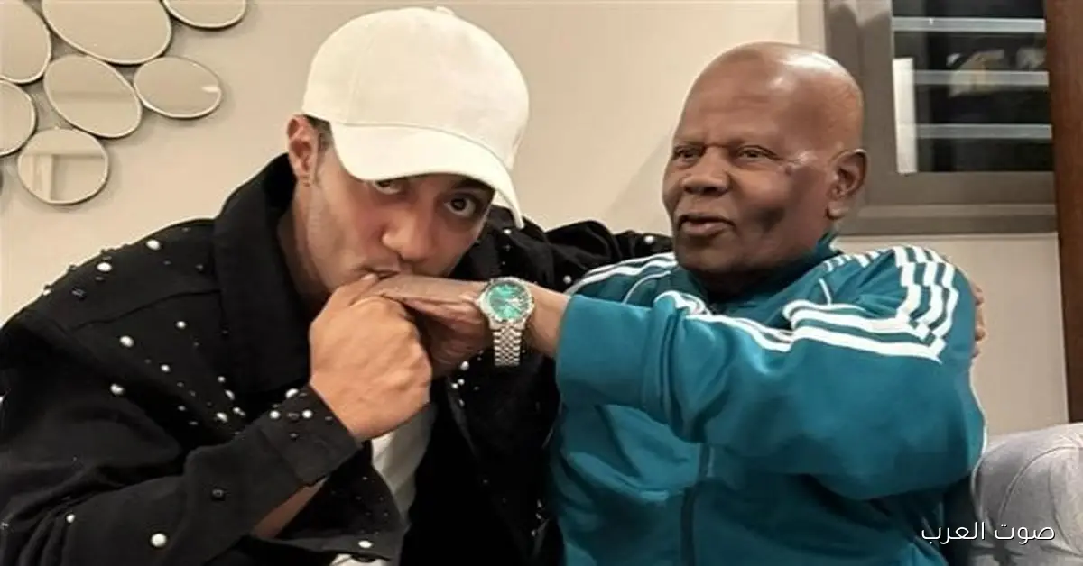 محمد رمضان: والدي علمّني الالتزام وكان نفسه نشوف أحسن حال