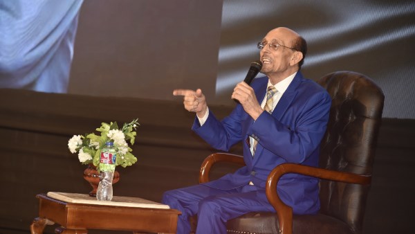 محمد صبحي في العناية المركزة بعد وعكة صحية