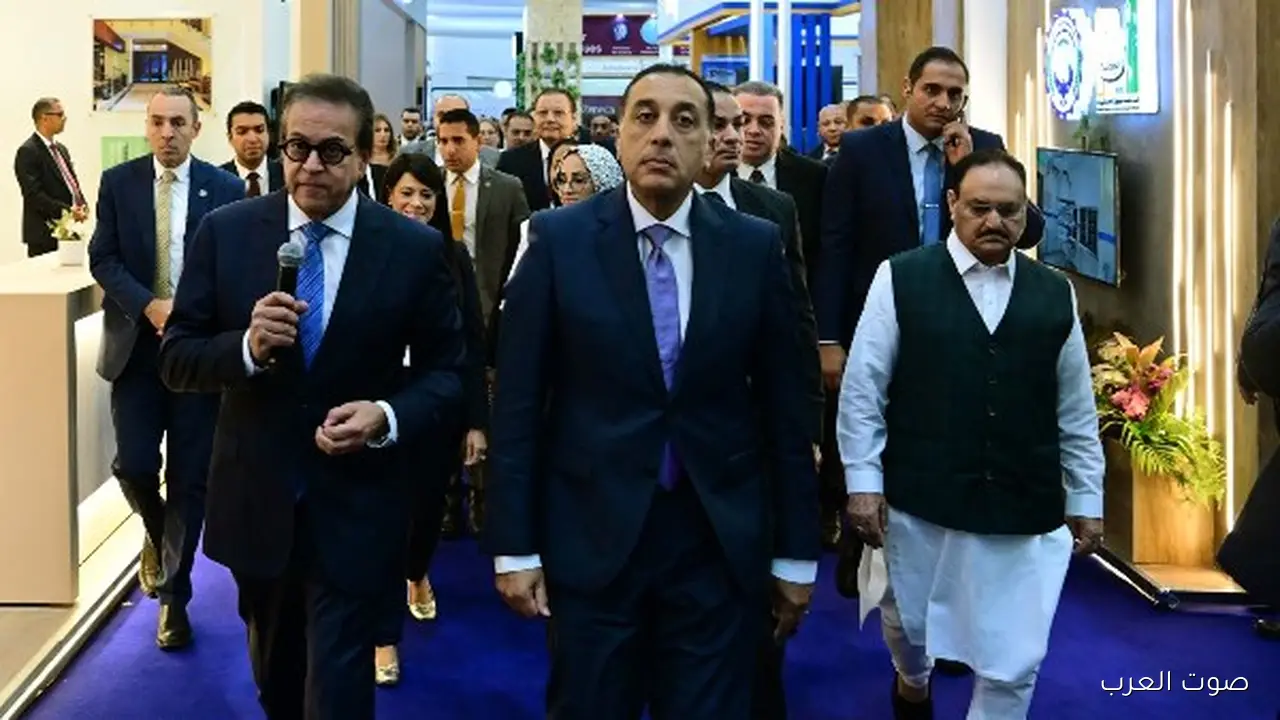 مدبولي: بنشتغل على بناء مجتمع صحي وآمن خلال زيارة معرض سمارت ديجيتال